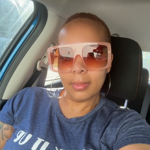 Meet your Posher, Ericka - Picture 6 of 6